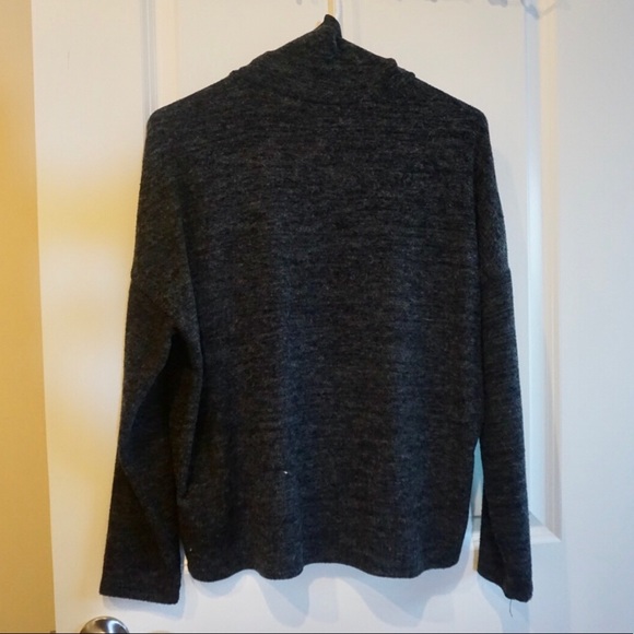 H&M turtleneck sweater - Picture 4 of 4
